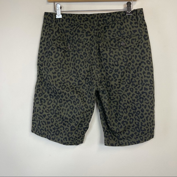 ❗️Cheetah Green Men’s Shorts - Picture 6 of 8